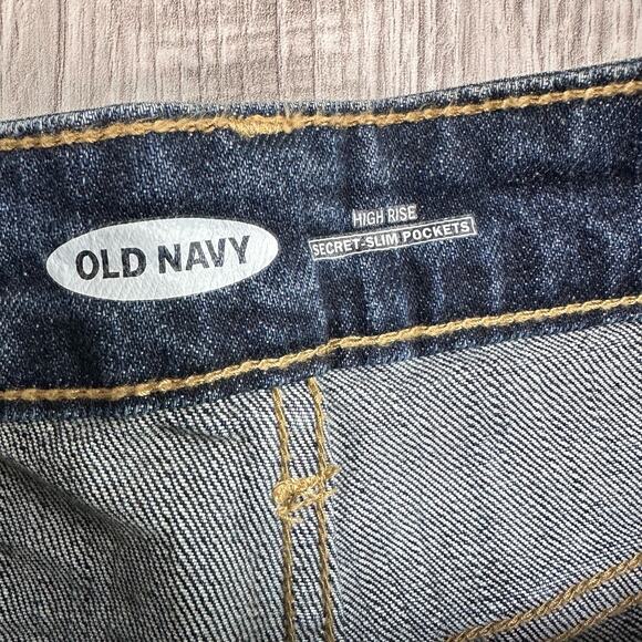 Old Navy Dark Wash High Rise Secret Slim Pocket Distressed Jean Short WMN 2 Blue - Picture 3 of 7